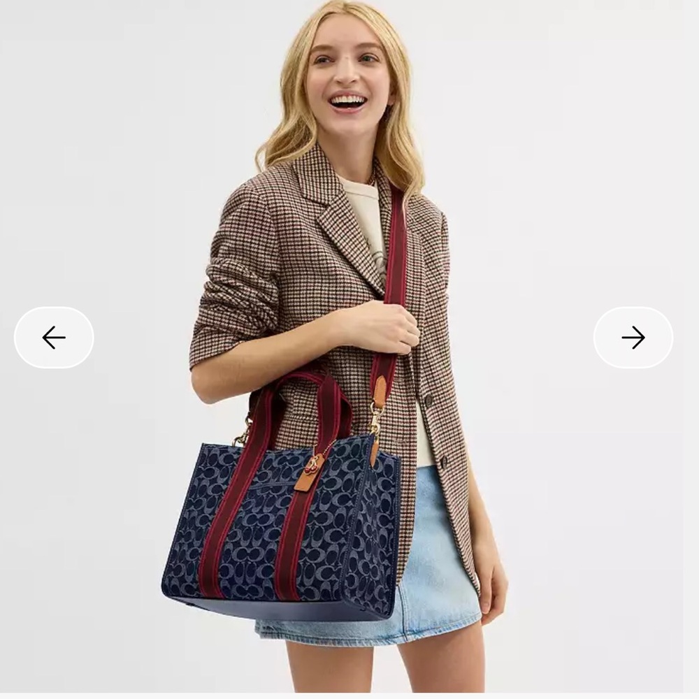 Coach Smith Tote in Signature Denim Jacquard - Picture 6 of 7